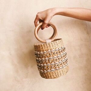 Poolside Raffia conch and crystal bucket bag